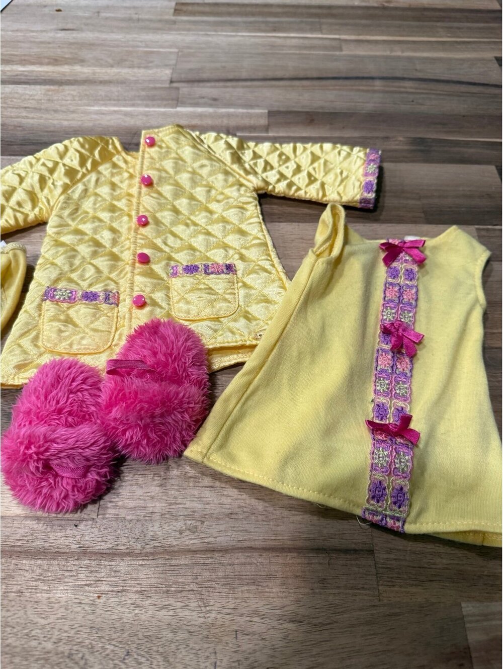 American Girl JULIE'S Yellow PAJAMAS and ROBE Slippers SET Outfit